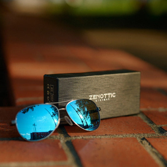 How to Coordinate Eyeglasses with Your Hair Color and Tone