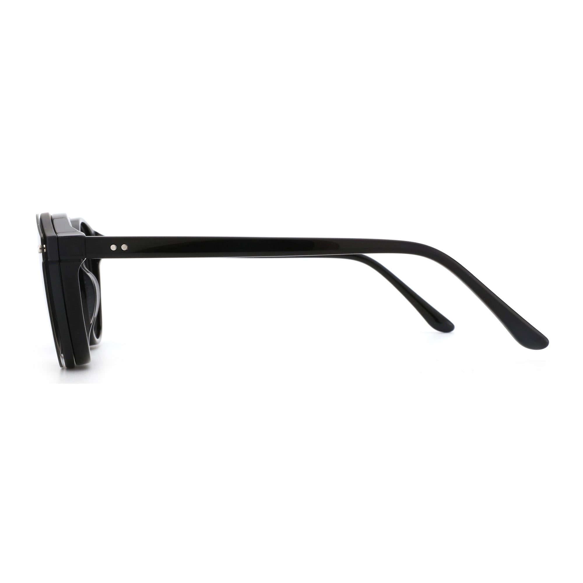 Black acetate frame Zenottic Merry sunglasses with thick temples and two metal rivets.